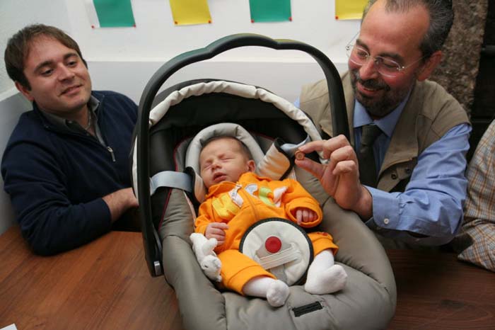 04 il Presidente Bruno Pastorelli estrae per lui un numero per gli abbinamenti 